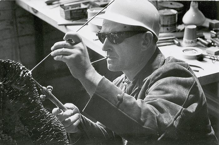 Harry Bertoia Sculpting Mid-Century Modern Life</br>January 29